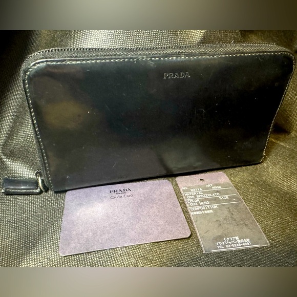 Prada Black Wallet Spazzolato Leather Zip Wallet Vintage Art M506 Made in Italy